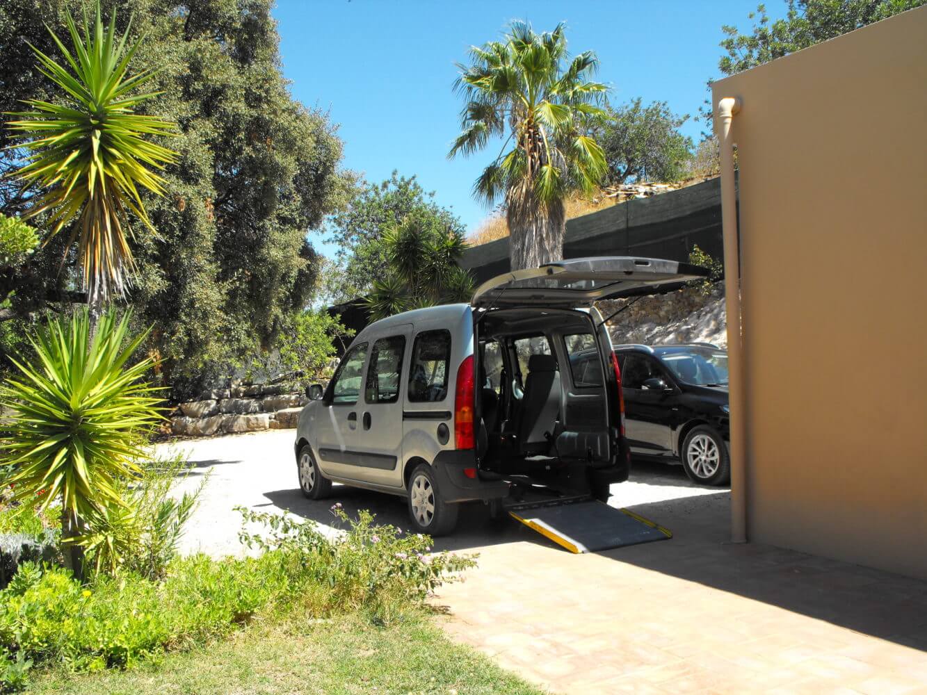 holiday accommodation for the disabled, including a wheelchair accessible car, WAV, accessible algarve, portugal for the disabled