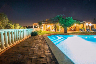accessible holiday villa for the disabled, with pool lift and WAV, hoist, pool hoist